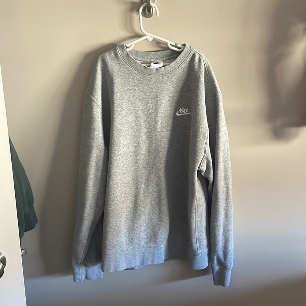 Grey Medium Nike Crewneck, worn twice, perfect condition.